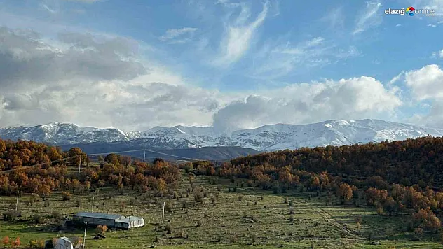 Karla kaplı dağlar sonbaharın renkleriyle buluştu
