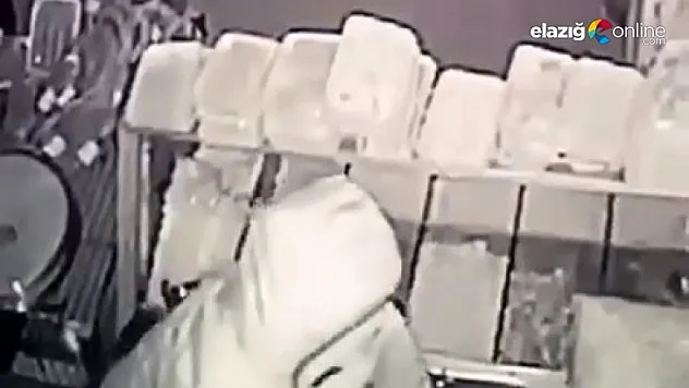 Marketteki hırsızlık olayı, güvenlik kamerasına yansıdı
