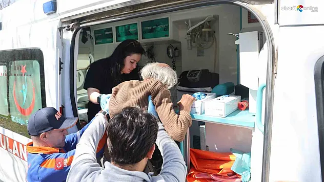 Elazığ'da 71 Yaşındaki Suat Dal'ın Kurtarılma Anı Gönülleri Isıttı!