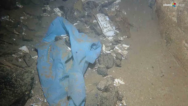 Keban Baraj Gölü'nde endişe veren görüntü!