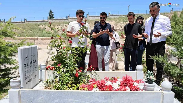 Ailesi Kabul Etmedi, Elazığlı Gönüllüler Unutmadı: Zühal'in Kabrine Anlamlı Ziyaret!