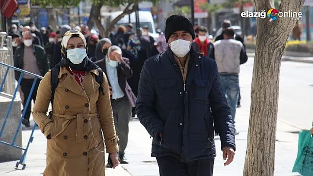 Kırmızıya dönen Elazığ'da vatandaşlar birbirini uyardı