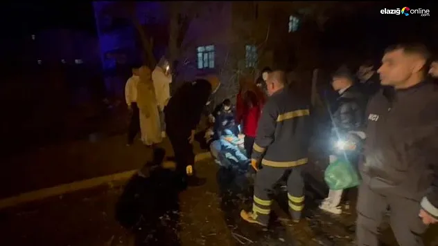 Elazığ'da Yine Kaza! Kontrolden Çıkan Araç Ağaca Çarptı, 3 Yaralı