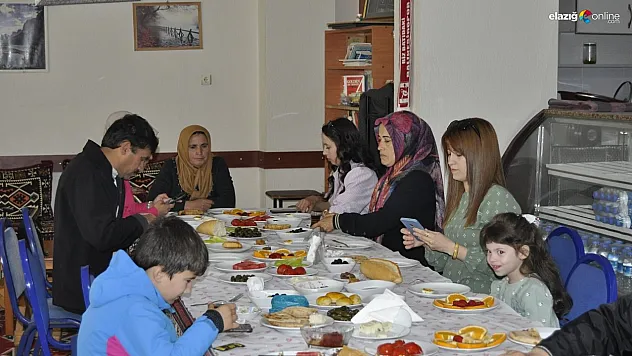 Körfez Elazığlılar Derneği'nden bayramlaşma programı