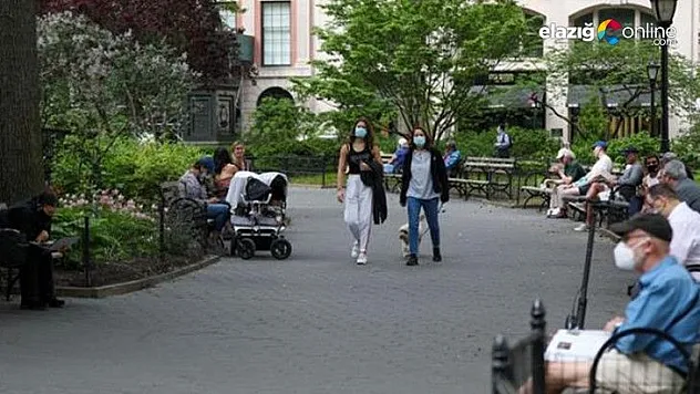 Koronavirüsten en çok etkilenen ülkede maske ve mesafe kuralları kalktı