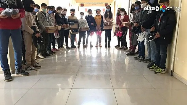 Köy çocukları okusun projesiyle çocukların geleceğine ışık tutuyorlar