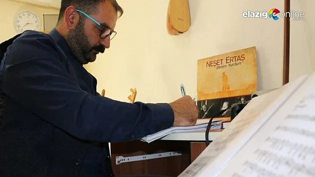 Köy köy dolaşıp sözlü halk geleneğini kayıt altına alıyor