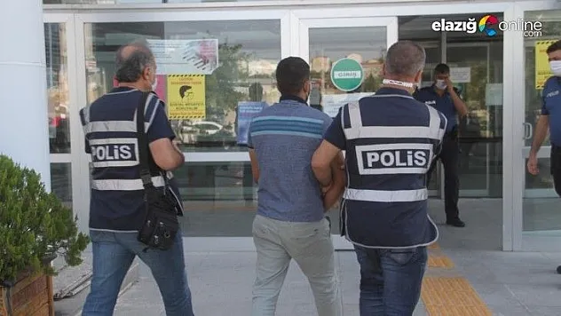 Kuaföre giren hırsız, iş yerinde ne bulduysa çaldı