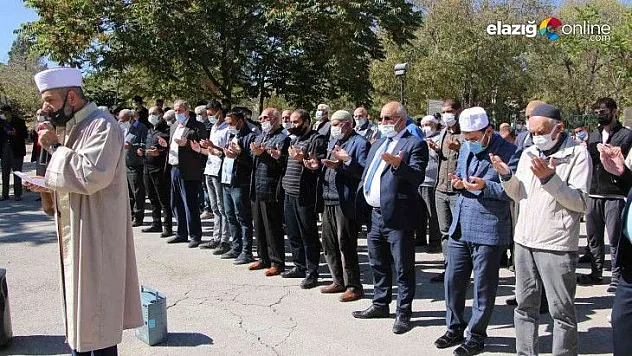 Yaşanan kuraklık nedeniyle Elazığlılar yağmur duasına çıktı