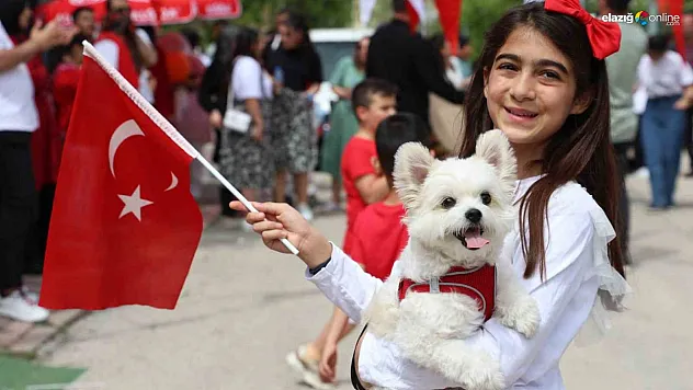 23 Nisan Sokağında çocuklar doyasıya eğlendi