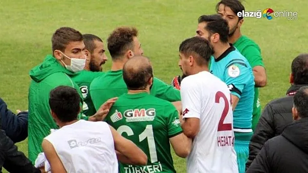 Maçın ardından saha birden karıştı