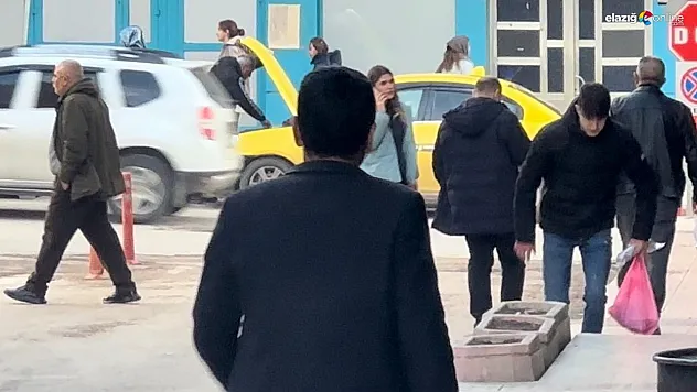 Elazığlılar bir anda sokaklara döküldü