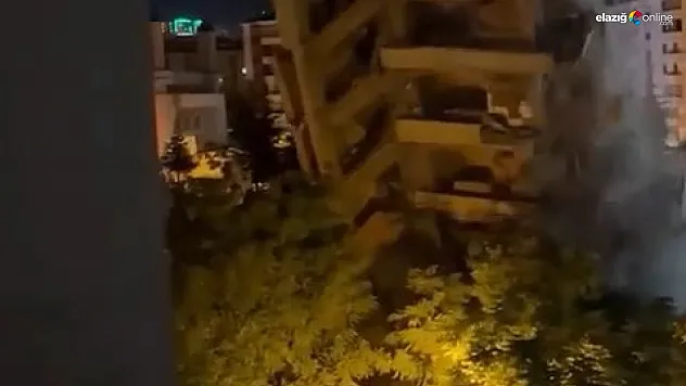 Elazığ'da tek darbe ile yıkılan bina paniğe neden oldu