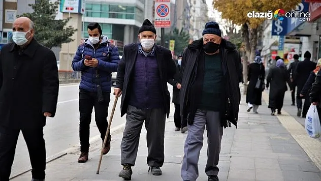 Maske kullanımı yüzde 100, sosyal mesafe yetersiz