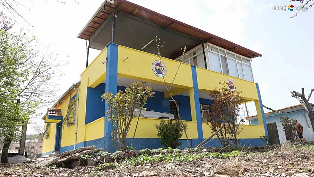 Elazığ'da Bir Fenerbahçe Aşığı: Evi Sarı-Lacivert Renklerle Boyadı, Sevgisini Evine Taşıdı!