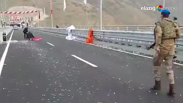 Mehmetçikten bayrak hassasiyeti