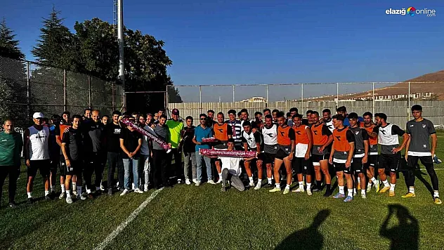 Elazığsporlu taraftarlardan Gakgo'ya moral ziyareti!