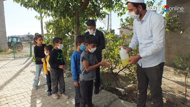 Muhtar köy camisini eğitim yuvasına dönüştürdü
