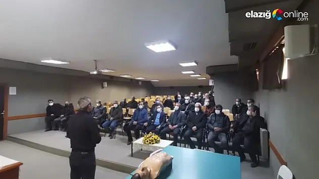 Muhtarlara afet farkındalık ile ilk yardım eğitimi verildi