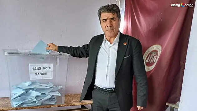 Muhtarlığını yeniden ilan etti