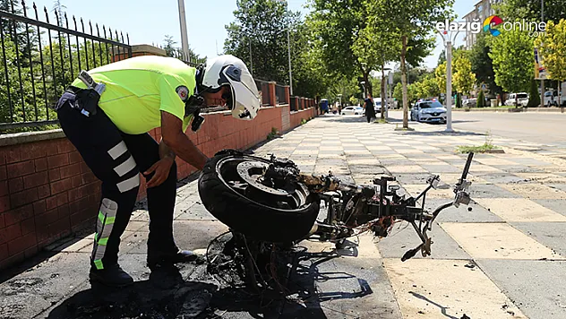 Ödünç aldığı motosikleti sinirlenince yaktı