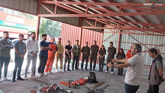 Elazığ Orman Bölge Müdürlüğü Sahada! Hakkari'de Yangın İşçilerine Eğitim!