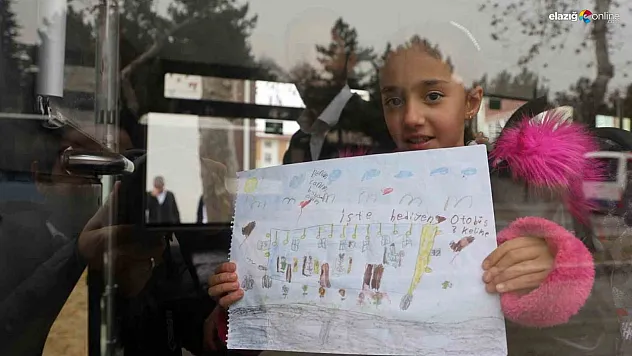 Elazığ'da Yolcuları Duygulandıran Resim: Minik Beril'in Sürprizi Gündem Oldu!