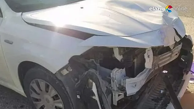 Elazığ'da otomobil ile motosiklet çarpıştı