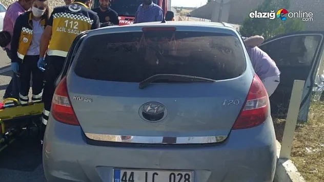 Otomobil refüje çarptı: 3 yaralı