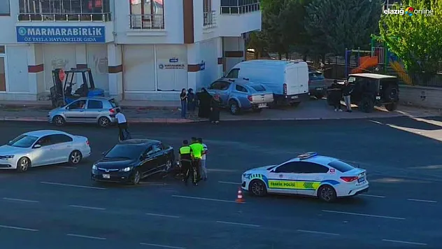 Güvenlik Kameraları Kaydetti: Elazığ'da Korkutan Motosiklet Kazası!