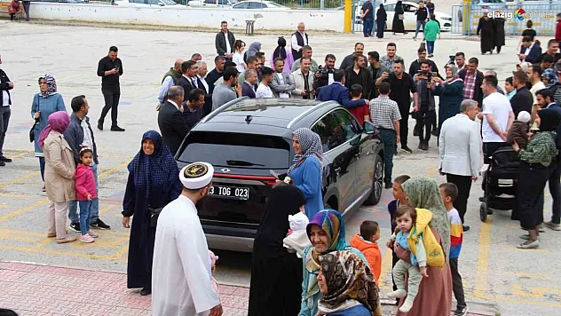 Elazığlılardan yerli ve milli TOGG'a yoğun ilgi