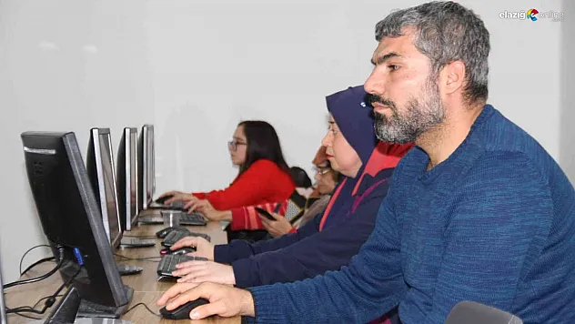 Özel bireyler, bilgisayar kursu ile hayata hazırlanıyor