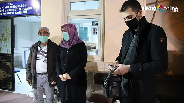 Para dolu çanta buldu, saymadan polise gitti