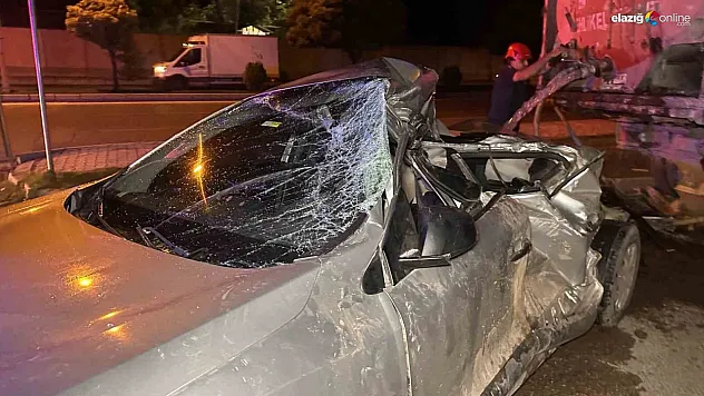 Akpınar Mahallesi'nde feci kaza! Otomobil kağıt gibi ezildi