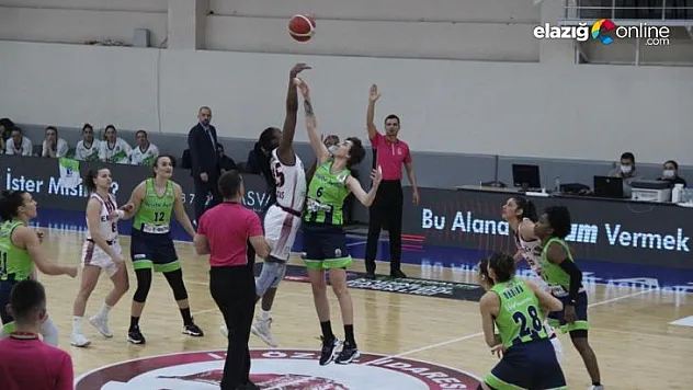 Periler evinde karşılaştığı Nesibe Aydın'a 79-62 mağlup oldu
