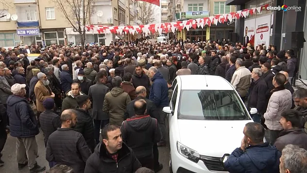 Prof. Dr. Bilal Çoban'ın Seçim İletişim Merkezi açılışına yoğun ilgi