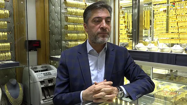 Ramazan dolayısıyla Elazığlı kuyumculardan saat düzenlemesi