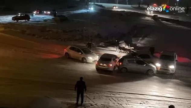 Rampada kayan araçlar birbirine böyle çarptı