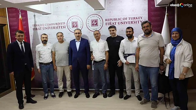 Rektör Göktaş'tan başarılı akademisyenlere ödül!