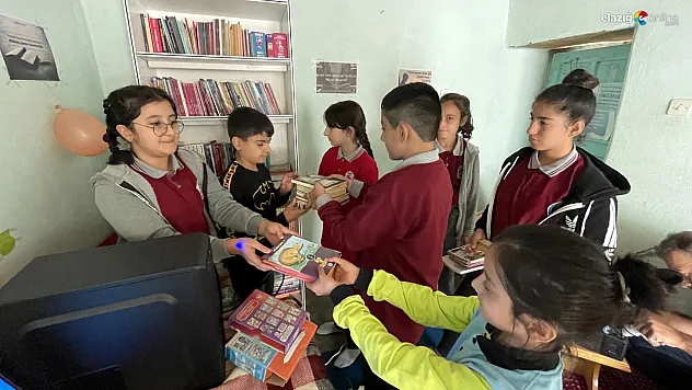 Saniye ninenin çocuklara tahsis ettiği oda, desteklerle adeta 'eğitim yuvası'na dönüştü