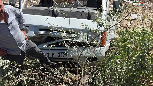 Şarampole yuvarlanan pikapta 5 kişi yaralandı