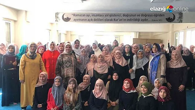 Sevgi Kurtulmuş, Diyarbakır'da Kur'an Kursu öğrencileriyle bir araya geldi