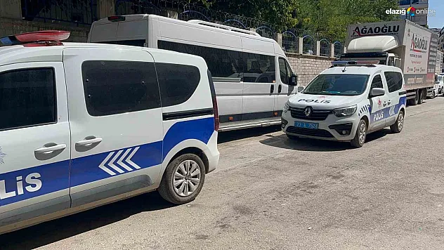 Silahını Temizlerken Kendini Vurdu!