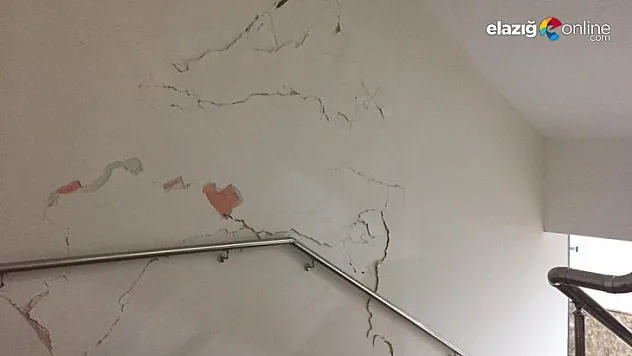 Sivrice Hükümet Konağı'nın hali içler acısı!