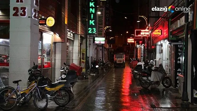 Sokağa çıkma kısıtlamasında cadde ve sokaklar boş kaldı