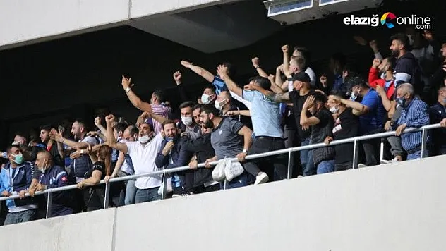Sokağa çıkma yasağına rağmen binlerce taraftar tribüne girdi!