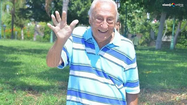 Son dakika! Bir döneme damga vuran duayen gazeteci Halit Kıvanç hayatını kaybetti