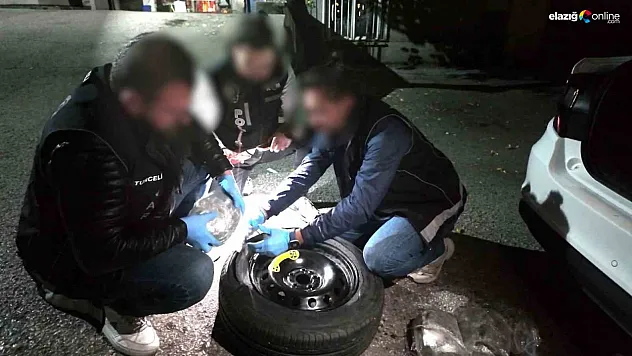 Stepneye zulalanmış uyuşturucu ele geçirdi: 2 gözaltı