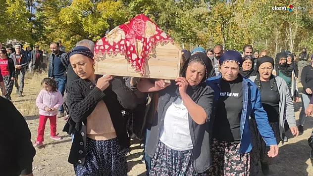 Talihsiz kadının tabutunu sadece kadınlar taşıdı