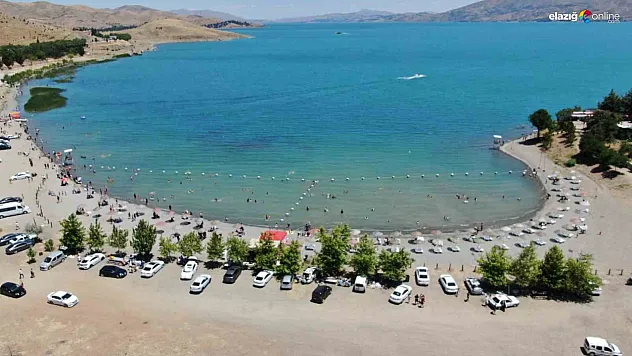 Diyarbakır'dan Mardin'e Binlerce Kişi Hazar Gölü'ne Koştu!